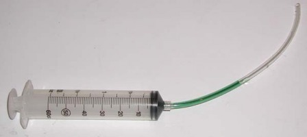 Final drive oil filler